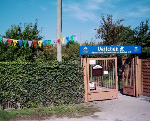 Der Eingang der Kleingartenanlage Veilchen in Erfurt